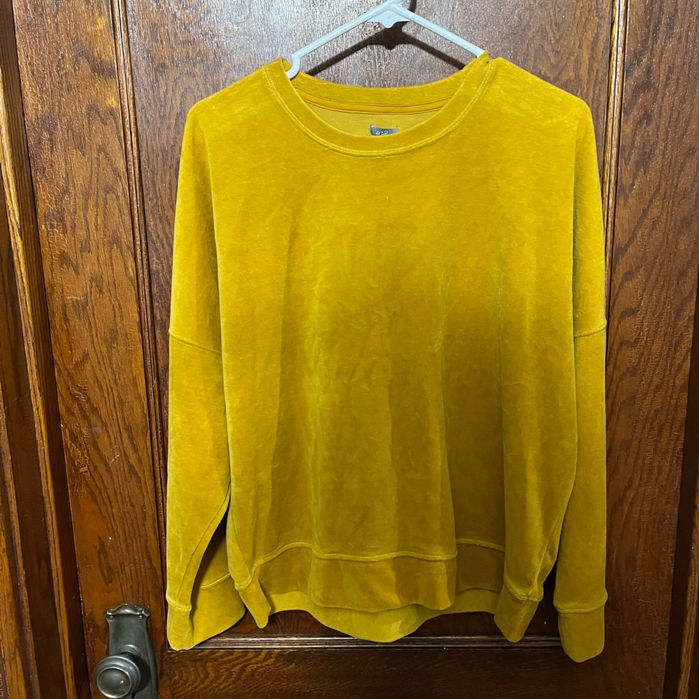 Aerie velour yellow sweatshirt size M